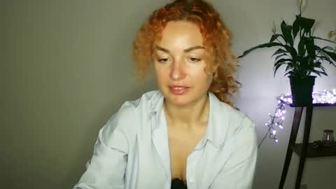 reddgirll online show from February 15, 5:39 pm