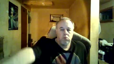 Snapshot of reddragon1195 chatting on December 25, 2:57 am reddragon1195 online show from December 25, 2:57 am