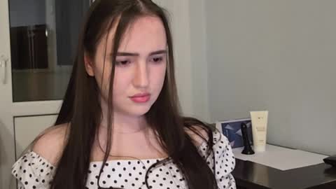 redginbluebersky online show from April 2, 6:49 pm