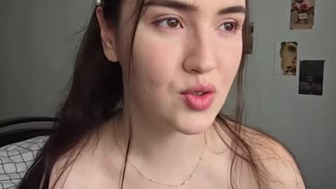 redginbluebersky online show from April 8, 6:13 am