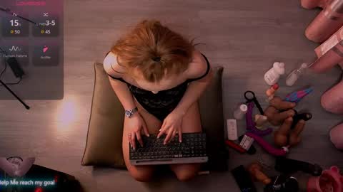 Redhead Shark online show from February 15, 3:39 pm