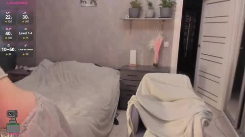 Snapshot of redmelissa chatting on December 16, 11:48 am Stephanie online show from December 16, 11:48 am