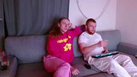 Snapshot of redxbrat chatting on April 1, 8:04 am RedxBrat online show from April 1, 8:04 am