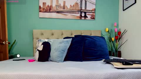 Yanella online show from March 13, 10:11 am