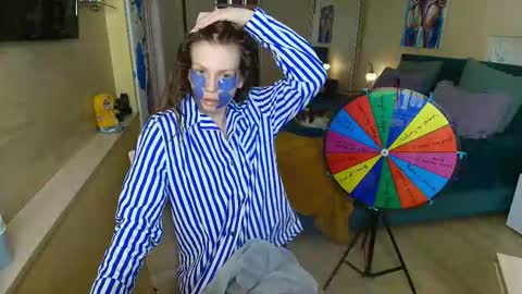 Snapshot of reginasparkle chatting on March 16, 5:13 am Regina online show from March 16, 5:13 am