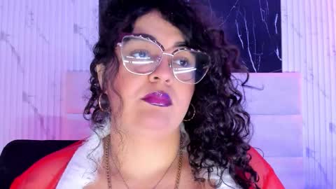 reginavegaa online show from December 20, 11:50 am