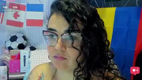 Snapshot of reginavegaa chatting on June 18, 10:19 am reginavegaa online show from June 18, 10:19 am