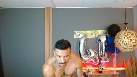 Snapshot of reiko_85_ chatting on April 22, 3:02 pm REIKO online show from April 22, 3:02 pm