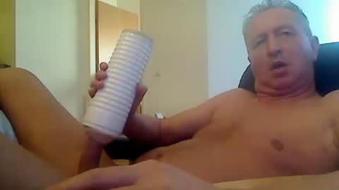 reini7211 online show from April 23, 11:09 am