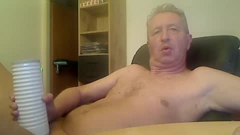 reini7211 online show from June 14, 10:45 pm