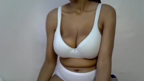 Remmie online show from January 13, 12:05 am