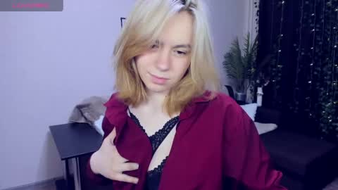 RemiPeach online show from May 25, 5:52 pm