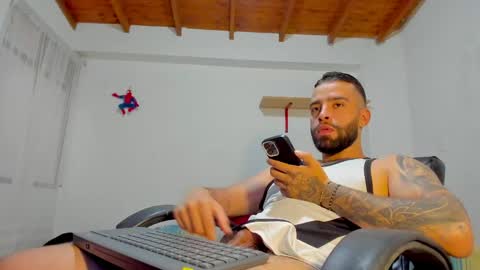 Rmy Steen online show from April 13, 10:15 pm