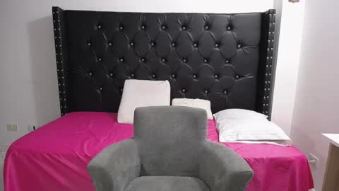 Renata Salinas online show from February 12, 2:39 am