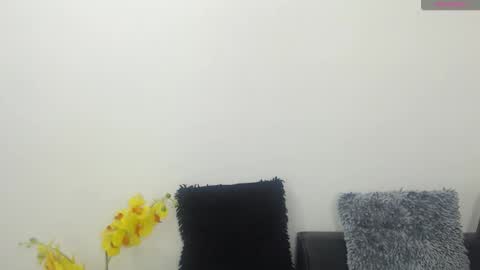 Snapshot of renatabrownn28 chatting on June 5, 6:52 am renatabrownn28 online show from June 5, 6:52 am
