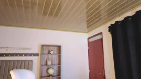 renaxi_smith online show from March 1, 7:27 pm