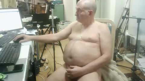 Snapshot of renefr chatting on December 22, 6:16 pm renefr online show from December 22, 6:16 pm