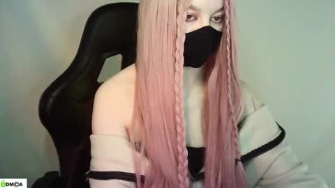 Renesme White Im here from Monday to Friday online show from May 26, 2:40 am