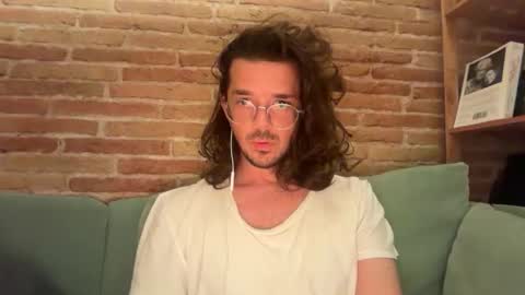 Renzo online show from May 13, 1:47 am