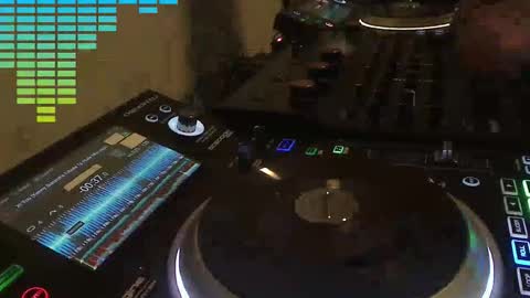 Snapshot of reticuli chatting on March 5, 9:33 pm GearPorn online show from March 5, 9:33 pm