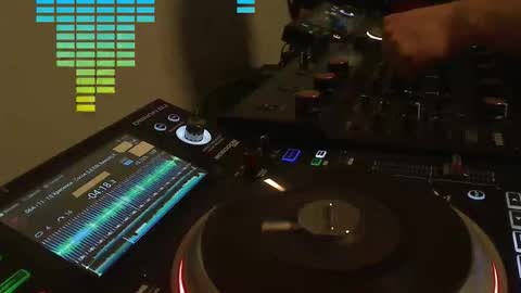 Snapshot of reticuli chatting on March 26, 1:22 am GearPorn online show from March 26, 1:22 am