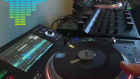 Snapshot of reticuli chatting on April 7, 10:53 pm GearPorn online show from April 7, 10:53 pm