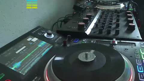 Snapshot of reticuli chatting on April 12, 6:57 pm GearPorn online show from April 12, 6:57 pm