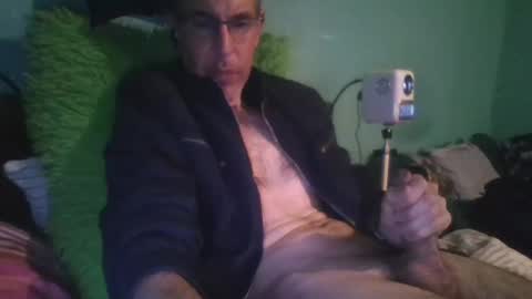 reyes_albert2006 online show from April 12, 8:52 am