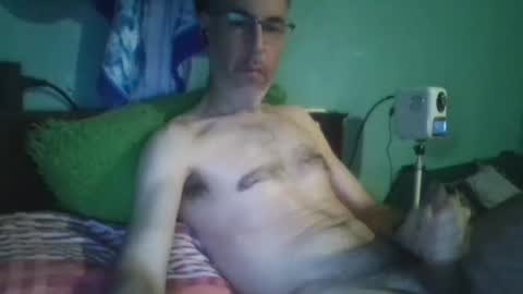 reyes_albert2006 online show from April 24, 7:38 pm