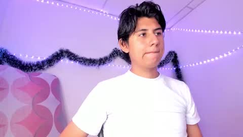 reylatino24 online show from February 8, 9:07 pm