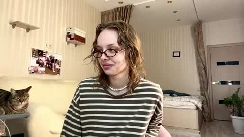 rhiannonmayberry online show from July 17, 9:16 am