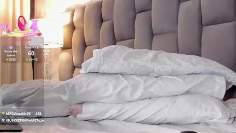 Snapshot of rianamanson chatting on March 7, 8:45 am Riana online show from March 7, 8:45 am