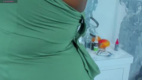 Snapshot of rianamanson chatting on October 19, 9:04 pm Riana online show from October 19, 9:04 pm