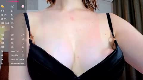 Ria Woods online show from June 26, 9:30 pm