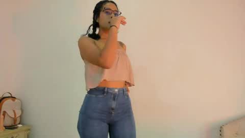 riby  online show from May 25, 7:20 pm