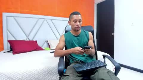 richar_voller online show from April 15, 11:50 am