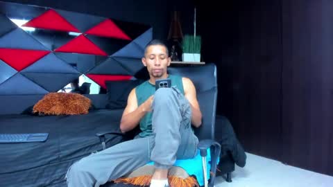 richar_voller online show from April 18, 11:25 am