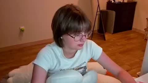 Snapshot of richardlundsten chatting on June 30, 8:43 pm Luna online show from June 30, 8:43 pm