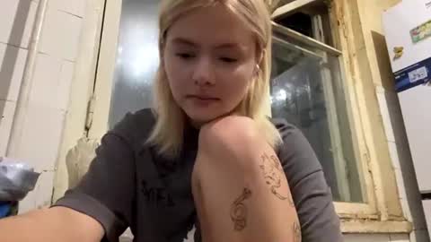Snapshot of richellearmentrout chatting on July 21, 8:11 pm jenny online show from July 21, 8:11 pm