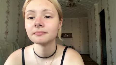 Snapshot of richellearmentrout chatting on August 5, 3:59 pm jenny online show from August 5, 3:59 pm