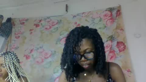 richimelaa online show from May 20, 11:33 pm