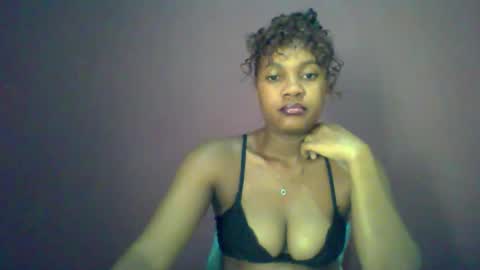 ricie001 online show from May 13, 12:35 pm