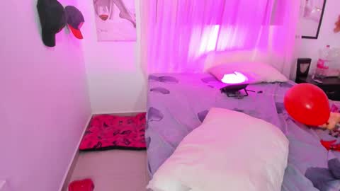 Rihanna hotx online show from March 2, 7:15 am