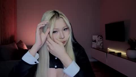 rileymee online show from March 15, 2:17 am