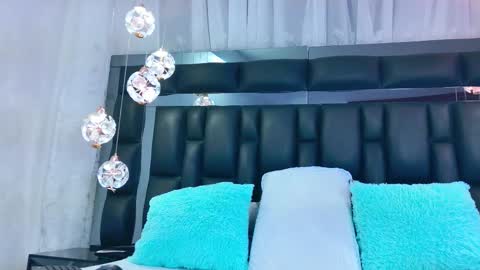 Riley online show from February 11, 11:59 am