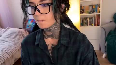   DianaBrite            fansl y online show from August 2, 12:36 pm