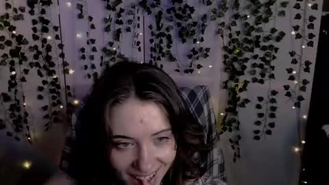 Snapshot of risha_laass chatting on April 16, 9:39 pm risha_laass online show from April 16, 9:39 pm