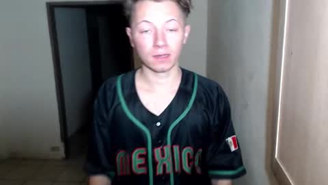 RoastingCorn online show from February 5, 9:36 am