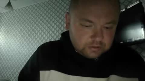 rob18997 online show from February 14, 2:36 pm