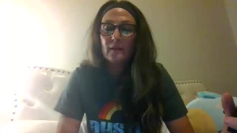 robin_ho_ online show from December 15, 2:30 am